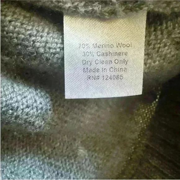 Lisa Perry-Wool/ Cashmere Blend Gray "Pom Pom"
Sweater Large EUC! - Picture 6 of 6